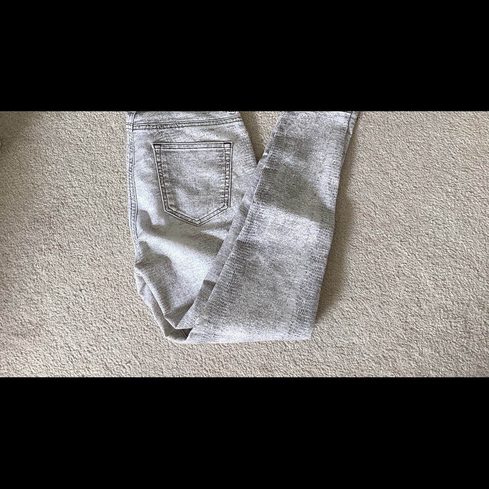 White and blue Zara Jeans
